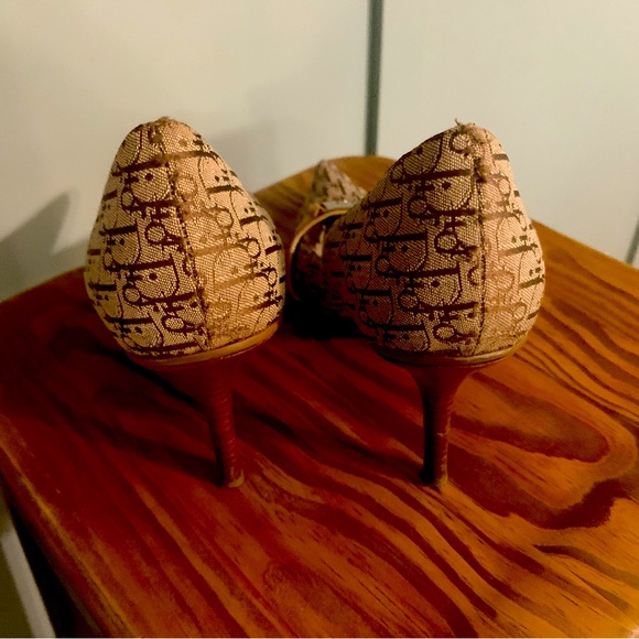 Slightly used Dior heels - Picture 4 of 4